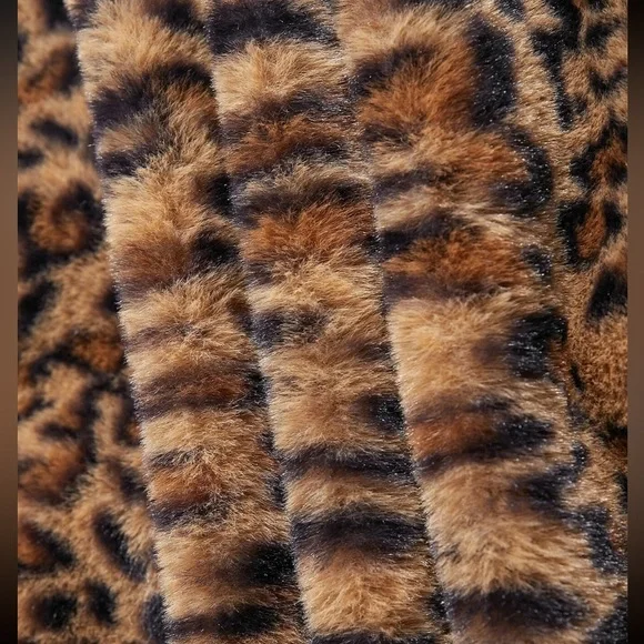 Luxe Faux Vegan Fur Leopard Print Oversized Coat Jacket - Picture 6 of 8